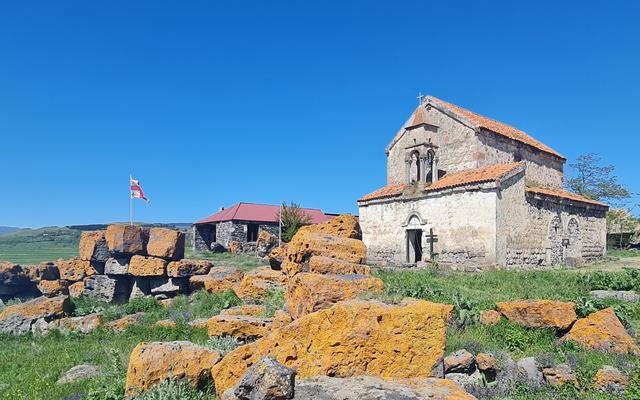 Saro Church and Fortress