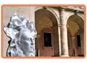 Büsten von Wissenschafterinnen