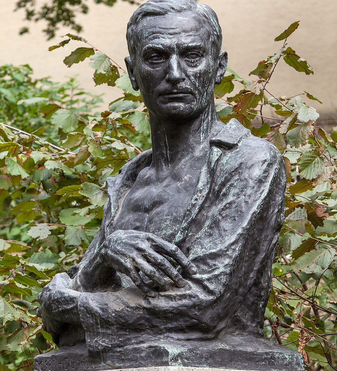Holzknecht monument